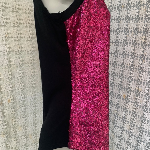 SOLD Karen Kane NWT sequin front top - Picture 5 of 8